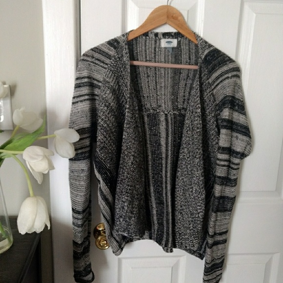 Black and White Textured Cardigan - Picture 1 of 3